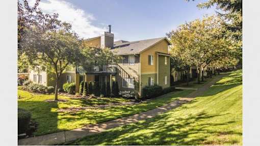 Lush Green Outdoor at Commons at Avalon Park Apartments, Tigard, OR