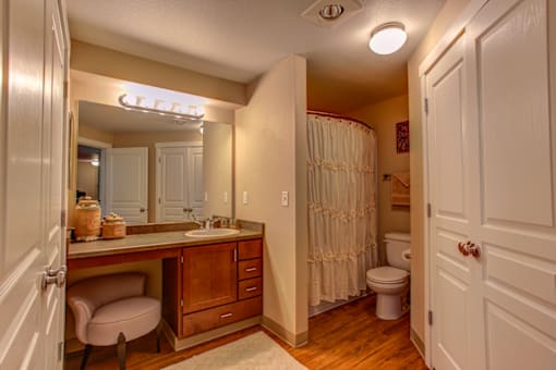 Bathroom With Vanity Lights at Commons at Avalon Park Apartments, Tigard, OR, 97224
