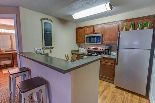 Gourmet Kitchen at Commons at Avalon Park Apartments, Tigard, 97224