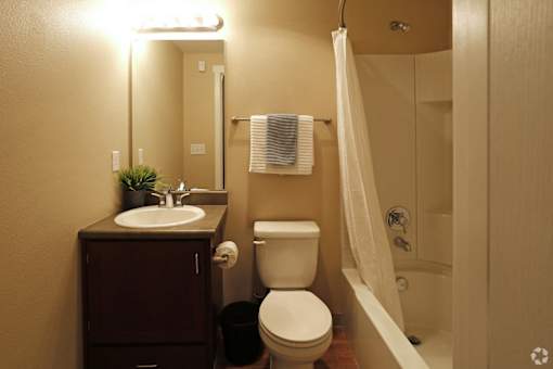 Bathroom at Commons at Avalon Park Apartments, Oregon