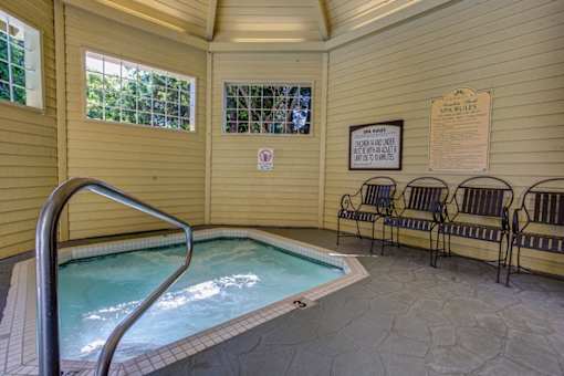 Hot Spa at Commons at Avalon Park Apartments, Tigard, OR