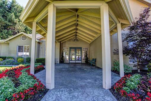 Entrance View at Commons at Avalon Park Apartments, Tigard
