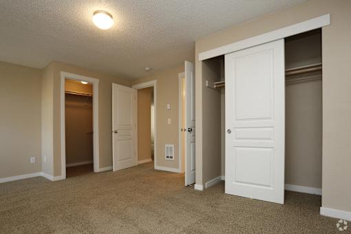 Living at Commons at Hawthorn Village Apartments, Oregon