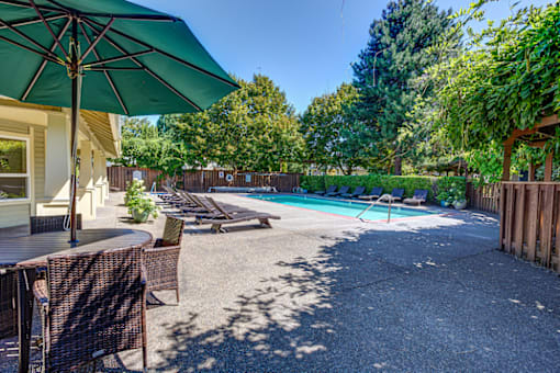 Street at Commons at Hawthorn Village Apartments, Oregon, 97124