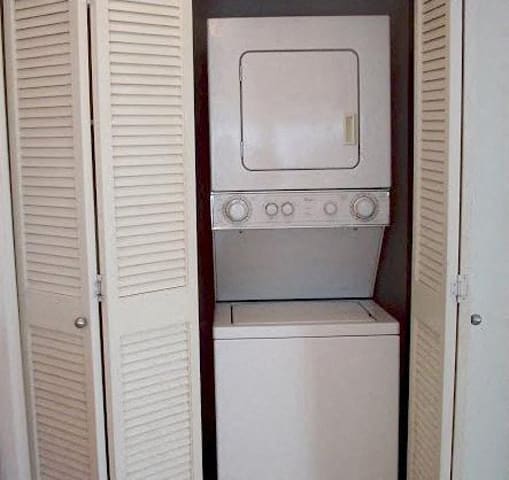Washer and Dryer at CRESTVIEW COMMONS LP, Klamath Falls