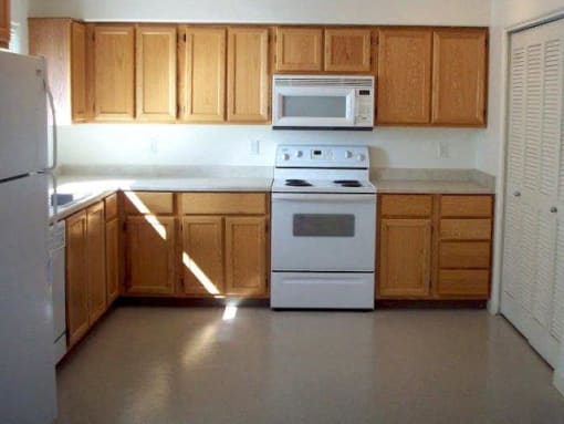 Cabinets and appliances at CRESTVIEW COMMONS LP, Klamath Falls, OR