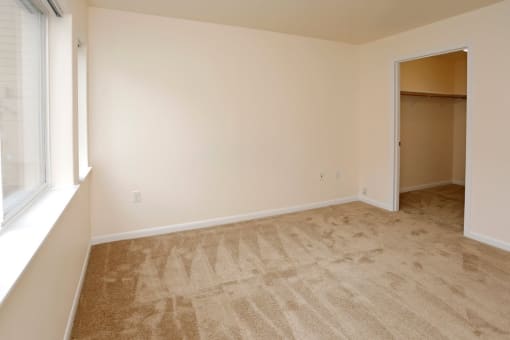 Unfurnished bedroom at Redwood Commons Apartments, McMinnville, OR