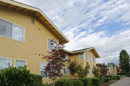 Exterior Building at Redwood Commons Apartments, Oregon 97128