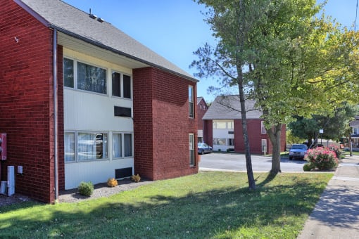 Rent an Apartment in Lock Haven, PA | Oak Grove Apartments | Property Management, Inc.