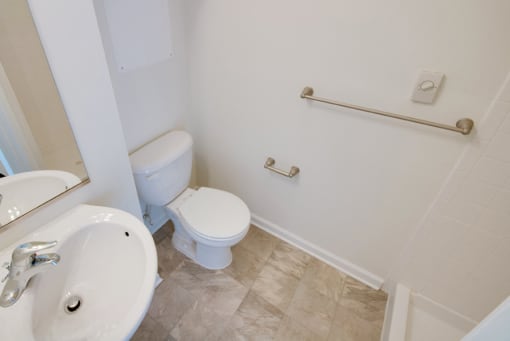 Overlook at Avalon Accessible Bathroom