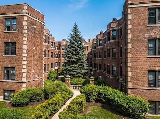 2213 - 2223 Ridge