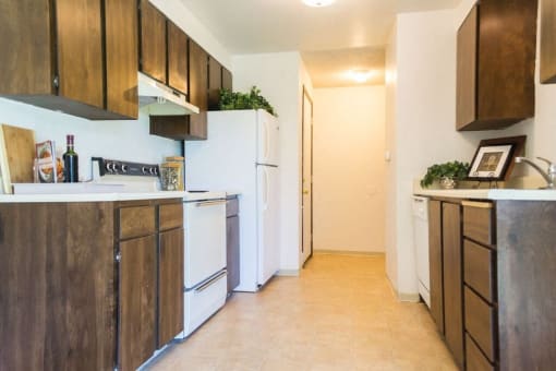 Sage Creek Apartments_Kennewick WA_Kitchen Cabinets