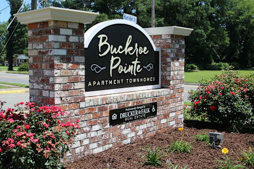 Buckroe Pointe Apartment Homes in Hampton VA Sign