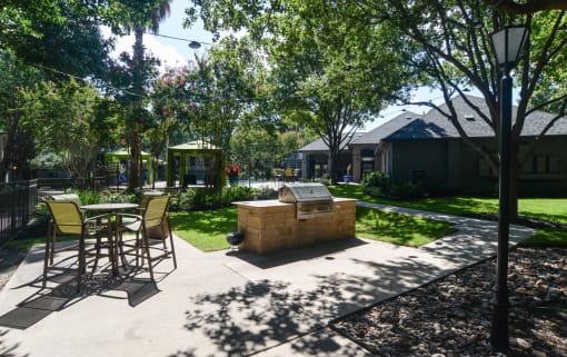 luxury apartments in north austin with grilling stations