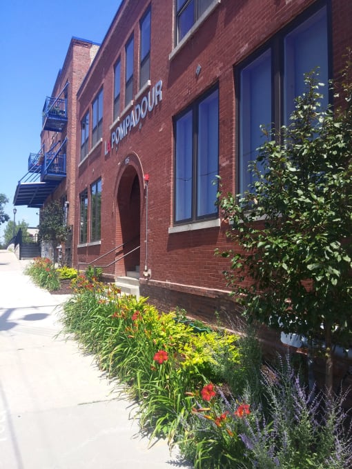La Pompadour, Minneapolis, Minnesota