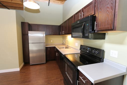 La Pompadour Apartments, Minneapolis, Minnesota