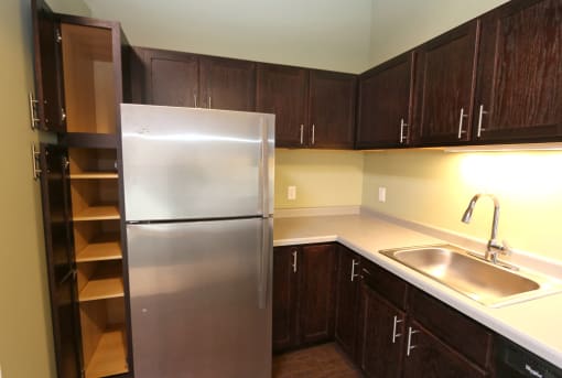 La Pompadour Apartments, Minneapolis, Minnesota