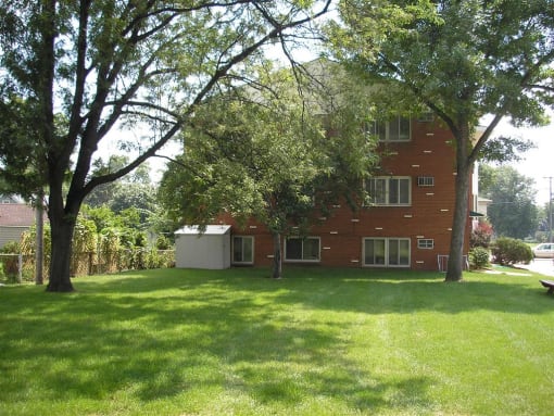Richfield Square Apartments exterior