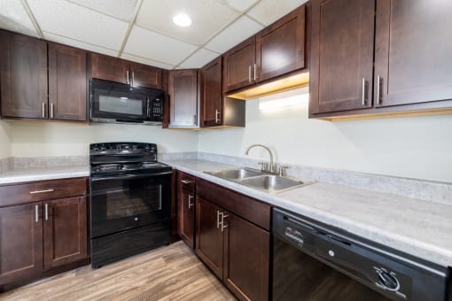 Fully Equipped Kitchen at Barrington Estates Apartments, Indianapolis, IN, 46260