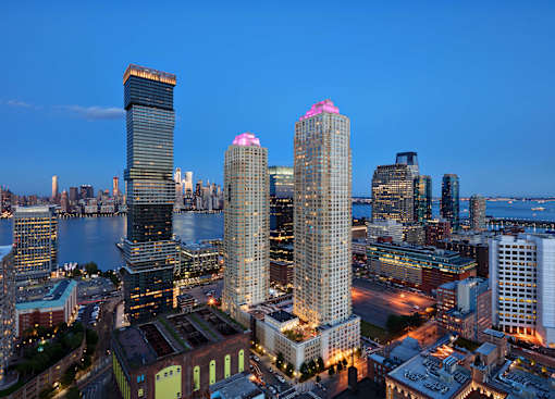 Building at 65 Bay Street, New Jersey