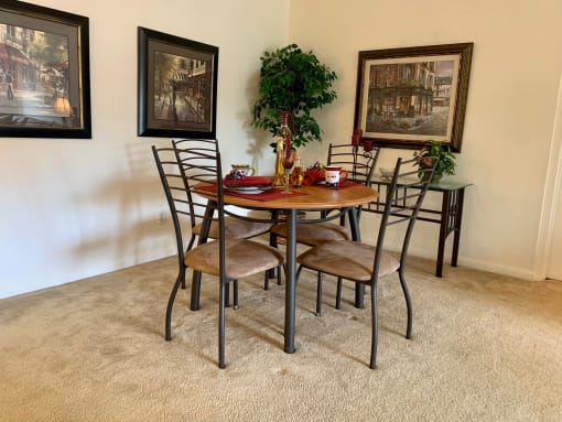 Dining Area at Dannybrook Apartments, Williamsville, NY, 14221
