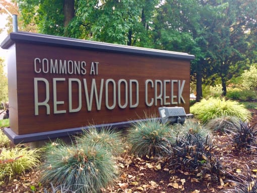 Sign at Commons at Redwood Creek Apartments, Oregon