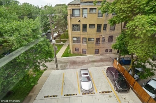 6900 N Sheridan Rd Parking Lot