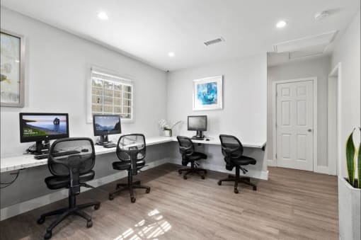 Business Center at Gloria Homes Apartments, California, 90016