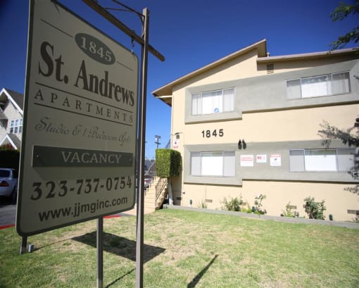 Apartment in Los Angeles sign