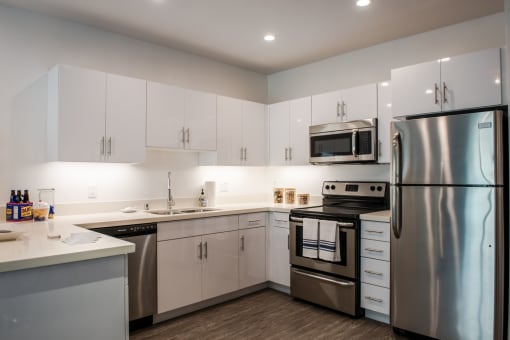Apartments for Rent in Glendale, CA - L Lofts Kitchen