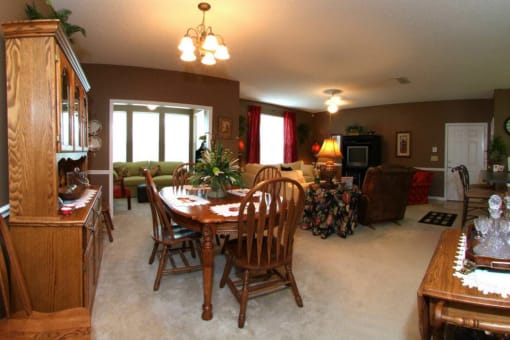 Greystone Creekwood dining Room