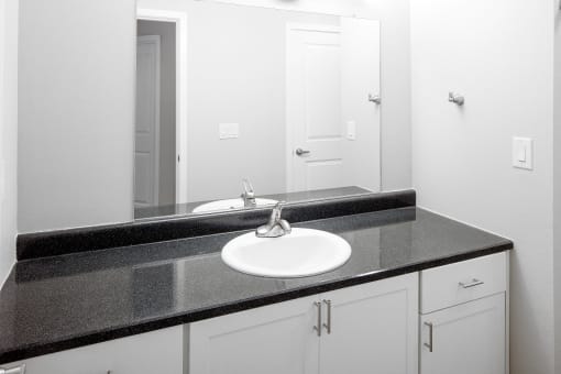 Stonesthrow Apartments_Tualatin, OR_White Bathroom