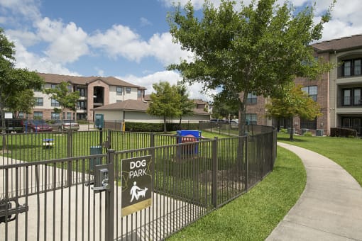 dog friendly apartments in pearland