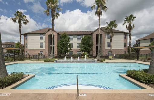 apartments in pearland with pool