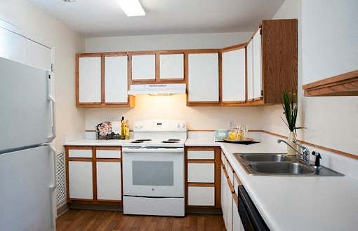 Fully Furnished Kitchen at Idlewild Creek  Apartments, Cornwall, NY