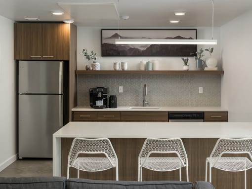 Fitted Kitchen With Island Dining at The Fowler, Idaho