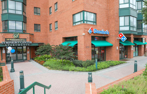 Local Conveniences at Symphony Center Apartments, Maryland, 21201
