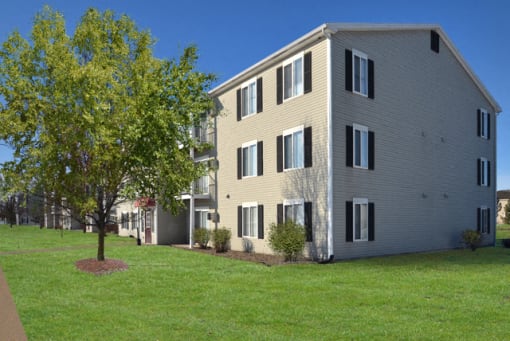 Property Exterior at Custer Estates Apartments, Monroe, MI, 48162