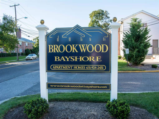 Building Exteriors at Brookwood at Bay Shore in Bay Shore, NY 11706