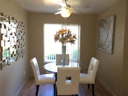 Dining Area at Seabreeze Apartment Homes, California