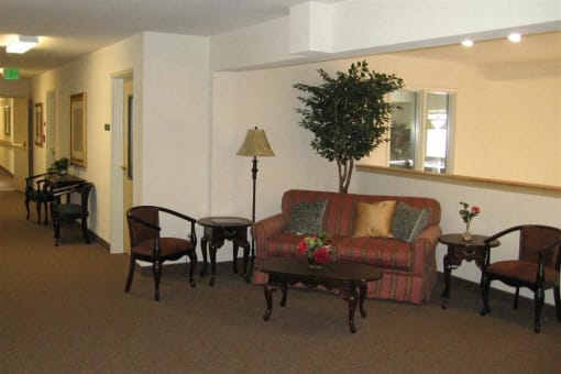 Seating Area at VINTAGE AT BURIEN, Washington