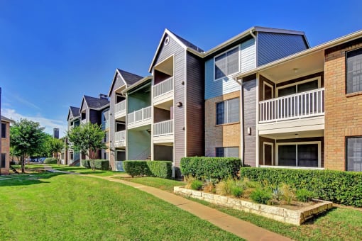 luxury apartments near walnut creek exterior building shot