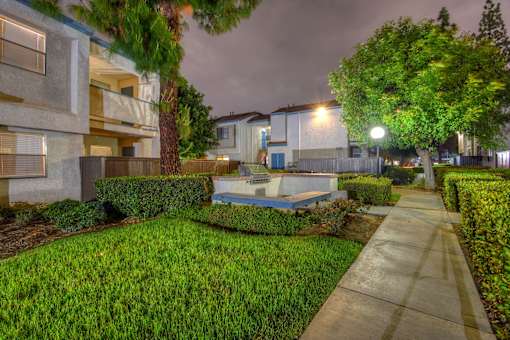 Windwood Apartment Homes Grilling Area