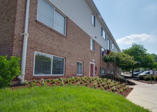 Cherrydale Apartments located in the Cherryhill neighborhood of Baltimore