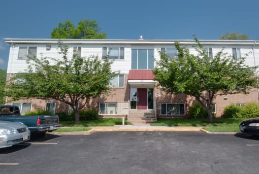 Cherrydale Apartments located in the Cherryhill neighborhood of Baltimore
