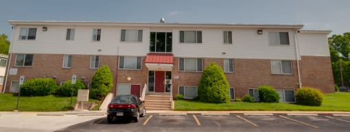 Off-street parking available at Cherrydale Apartments located in Baltimore