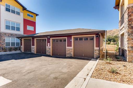 Garage at Auburn Brook, Castle Rock