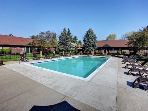 Swimming Pool And Sundeck at Karric Place of Dublin, Dublin, Ohio