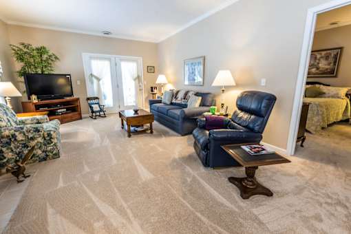 Pine Grove Estates – Living Room – Dining – Lockport Area – Patio/Porch - 55+ Community - 24 Hour Emergency Maintenance – Ask for a Tour - Pet Friendly