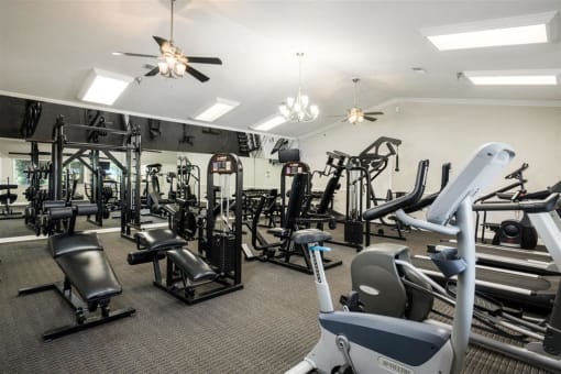 State Of The Art Fitness Center at Scottsmen Too Apartments, California, 93612
